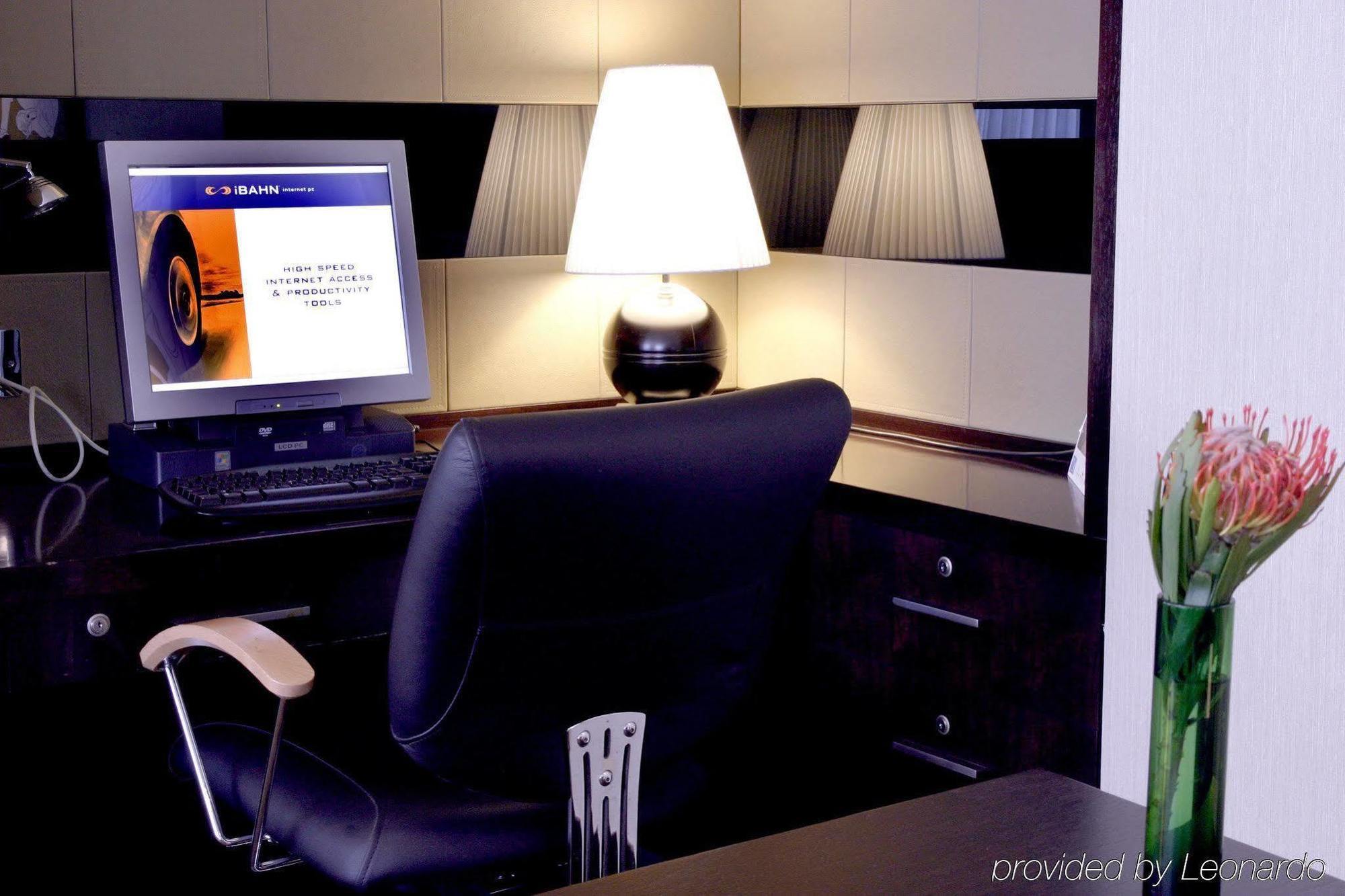 Hotel Crowne Plaza Manchester Airport By Ihg Hale (Greater Manchester)